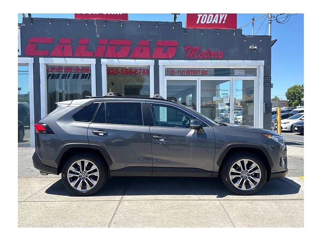 2020 Toyota RAV4 XLE Premium