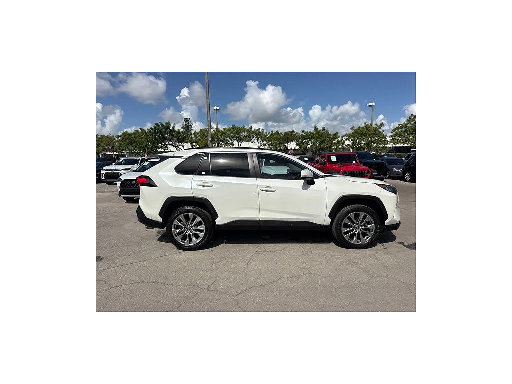 2021 Toyota RAV4 XLE Premium