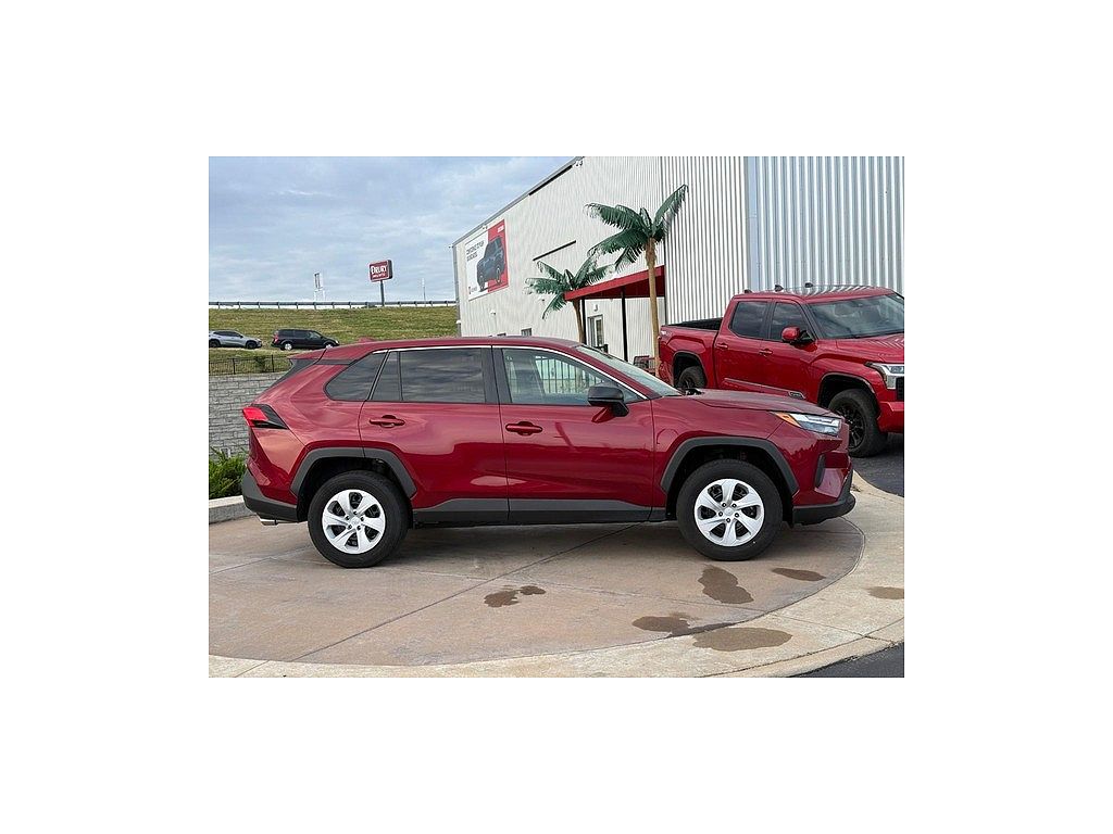 2023 Toyota RAV4 LE