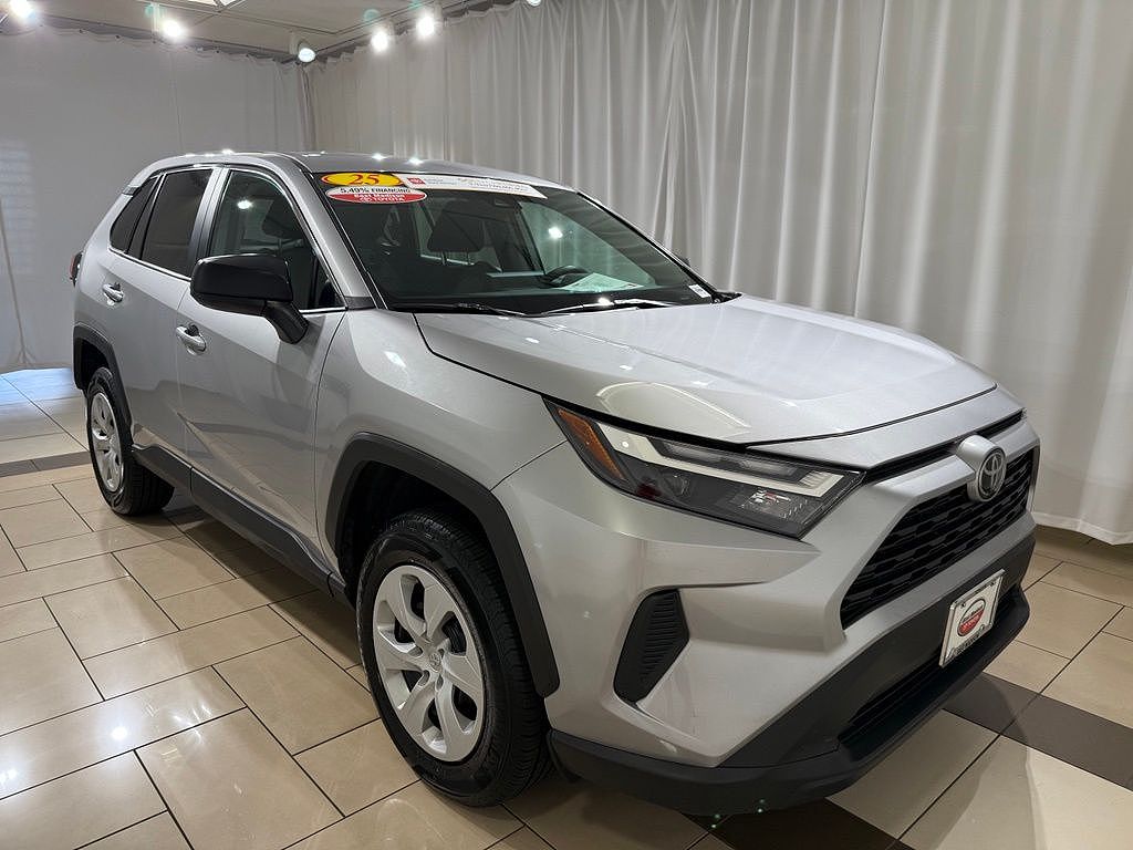 2025 Toyota RAV4 LE