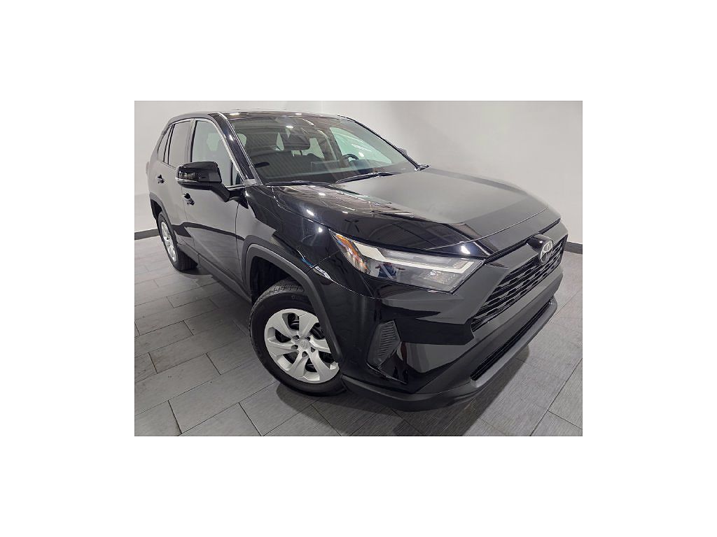 2023 Toyota RAV4 LE