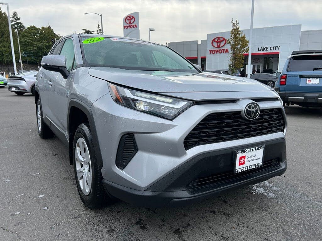 2024 Toyota RAV4 LE