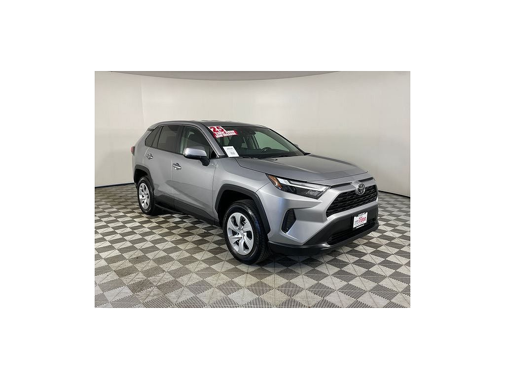 2025 Toyota RAV4 LE