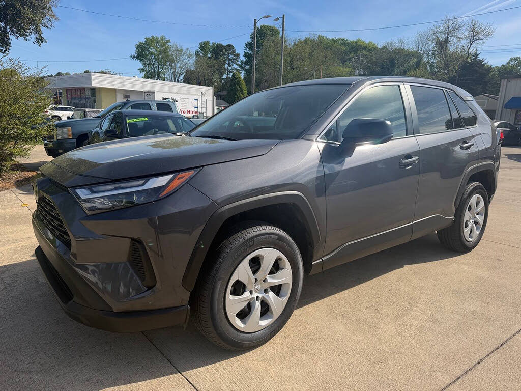 2024 Toyota RAV4 LE