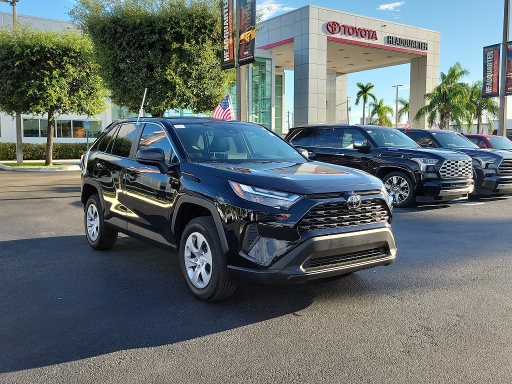 2025 Toyota RAV4 LE