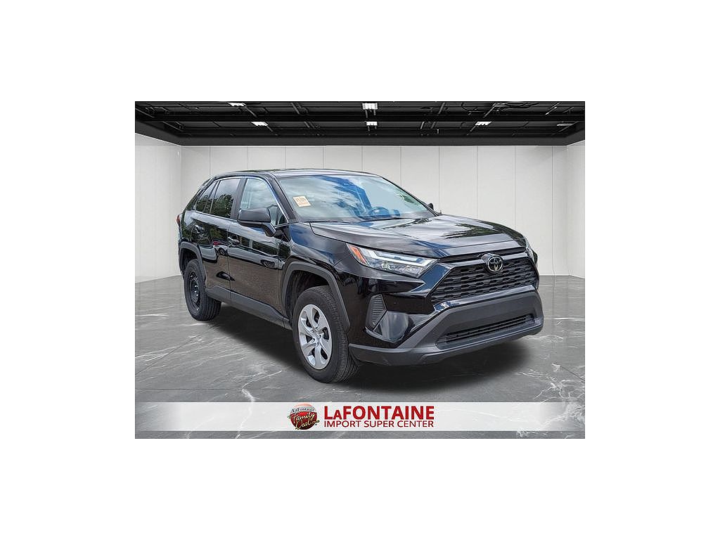 2025 Toyota RAV4 LE