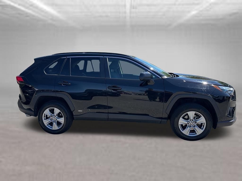 2025 Toyota RAV4 Hybrid LE
