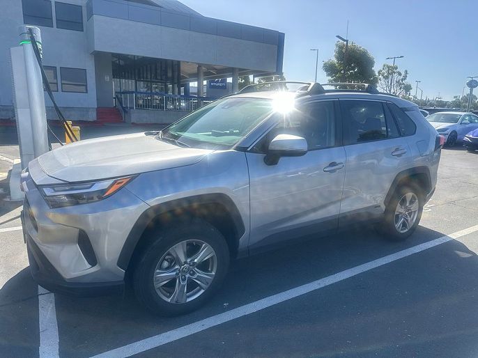 2024 Toyota RAV4 LE