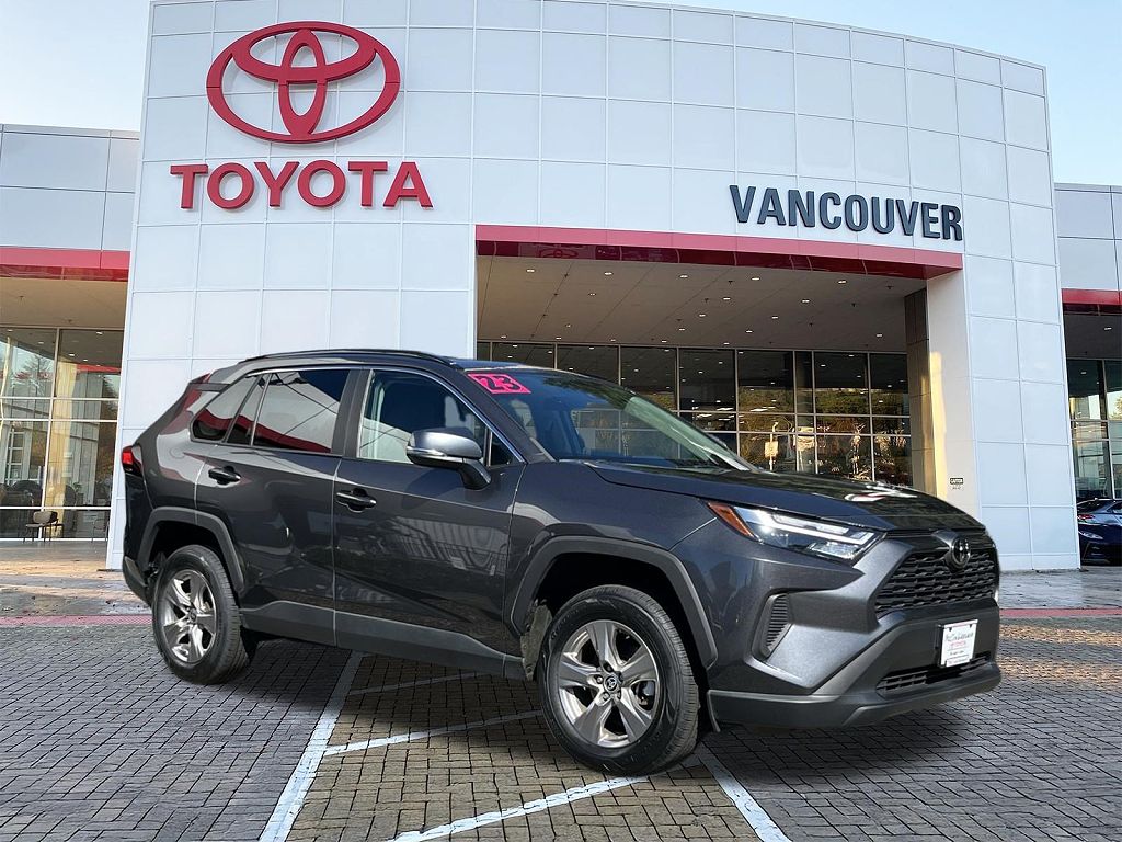 2023 Toyota RAV4 XLE
