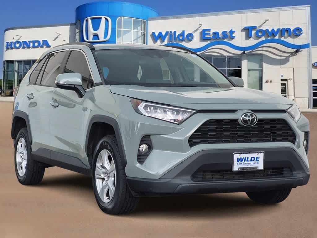 2021 Toyota RAV4 XLE