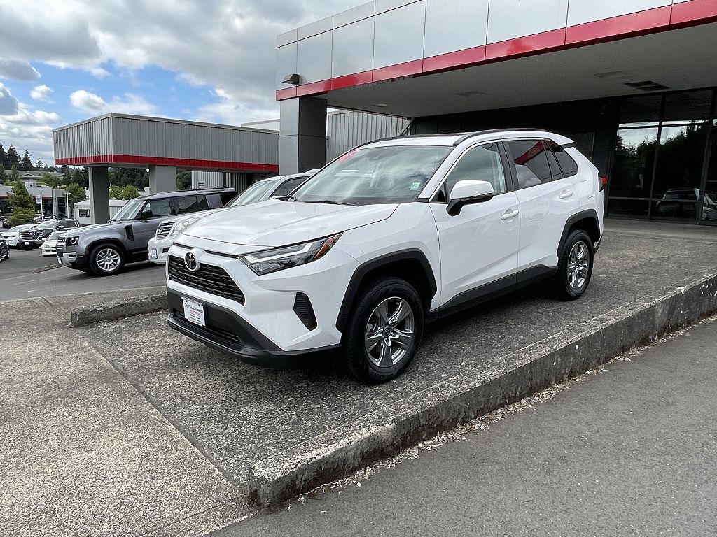 2024 Toyota RAV4 XLE