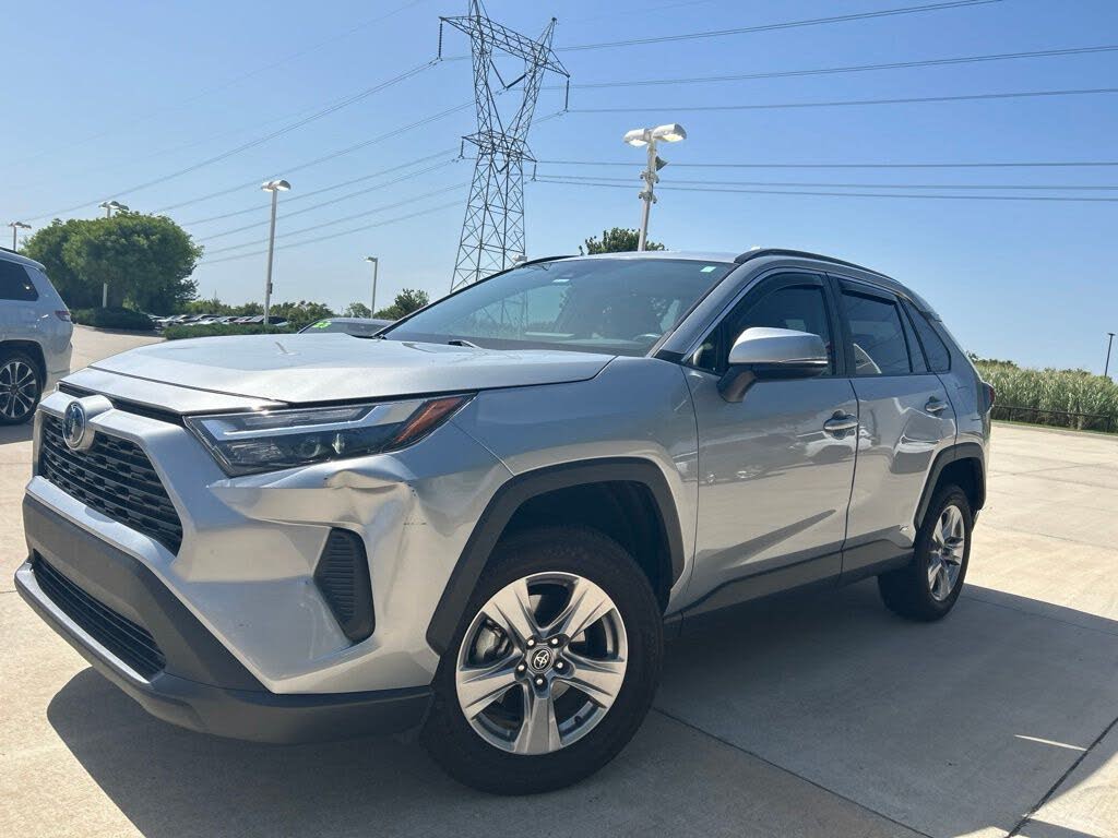 2022 Toyota RAV4 Hybrid XLE