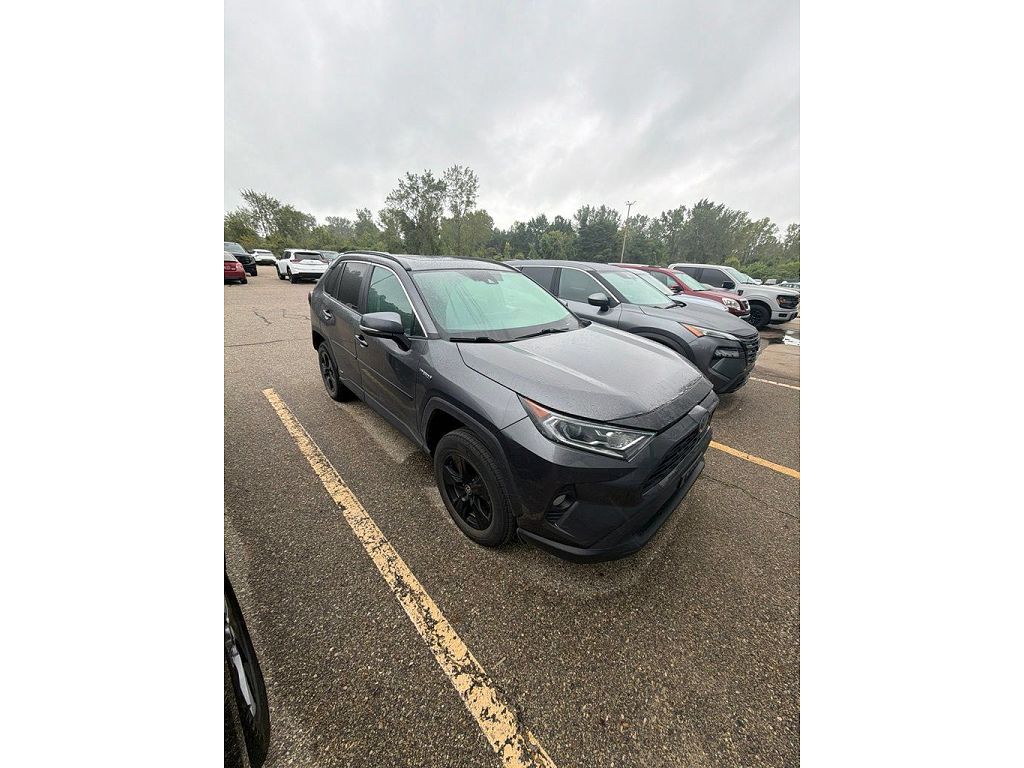 2021 Toyota RAV4 Hybrid XLE
