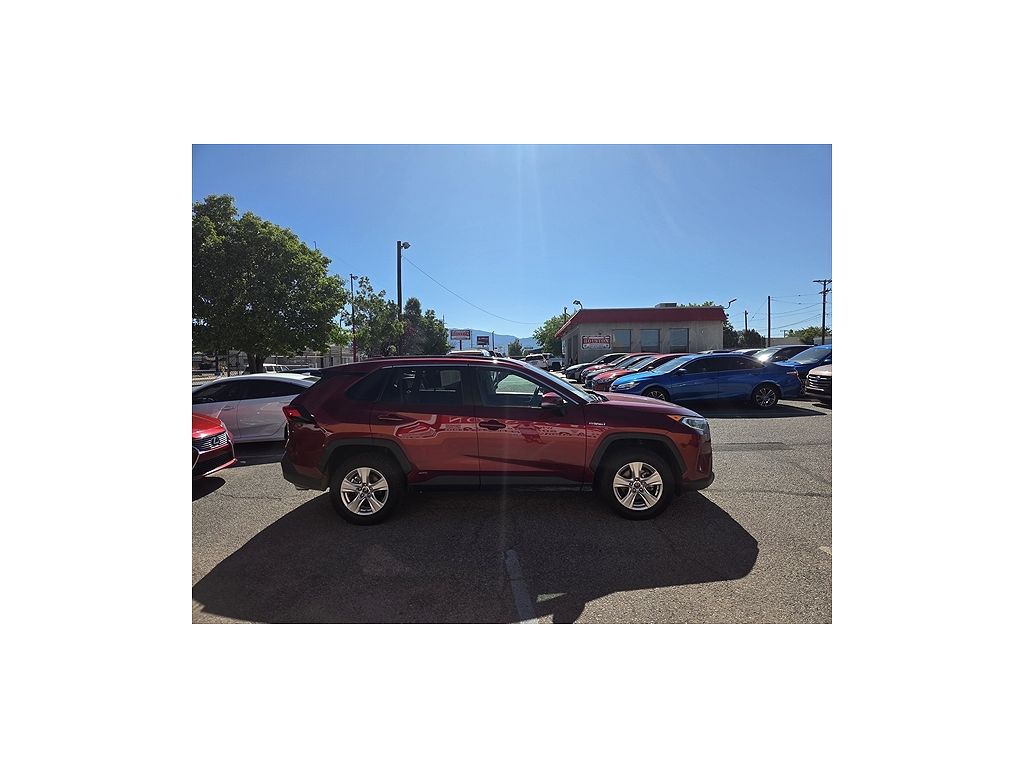 2020 Toyota RAV4 XLE