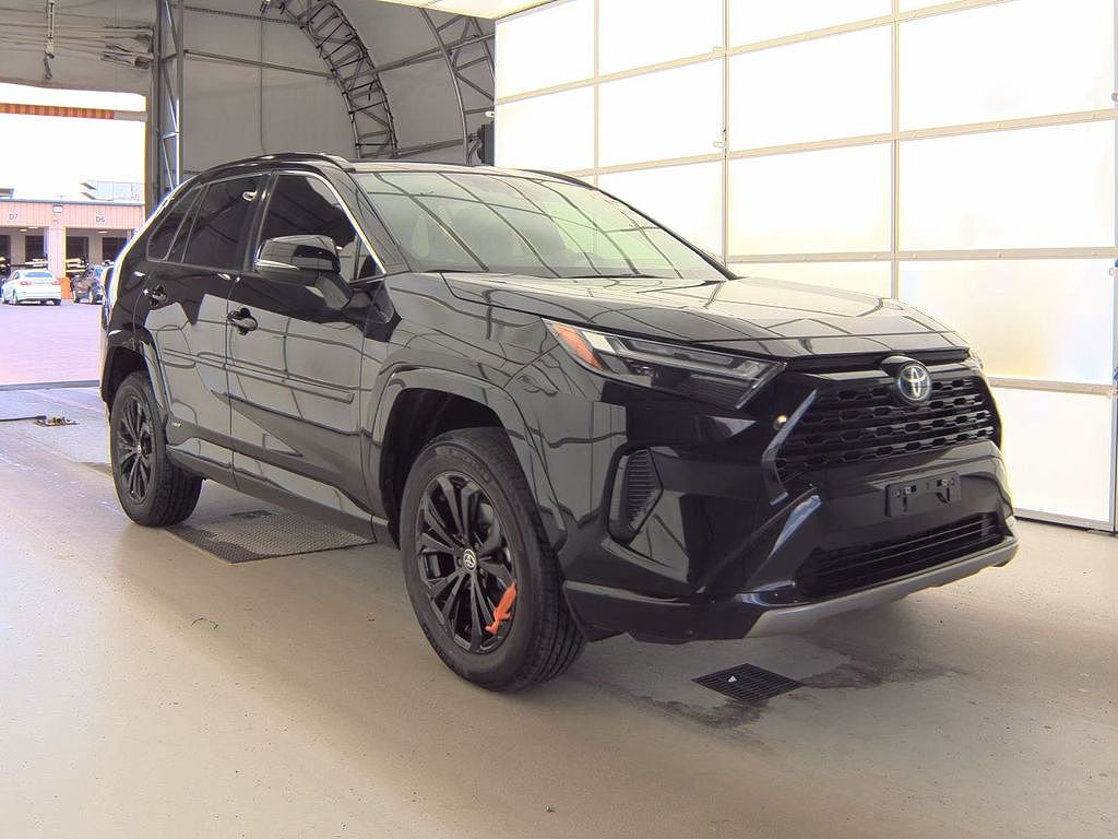 2022 Toyota RAV4 Hybrid SE
