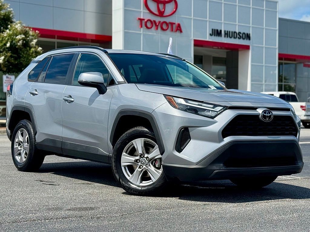 2022 Toyota RAV4 XLE