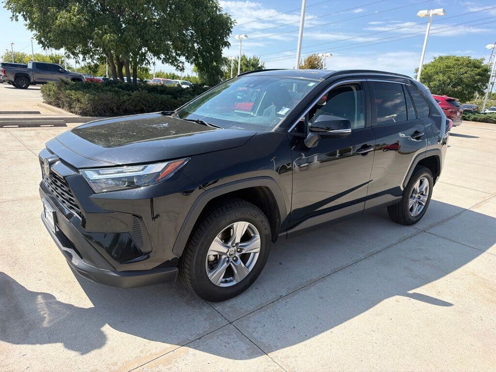 2022 Toyota RAV4 XLE
