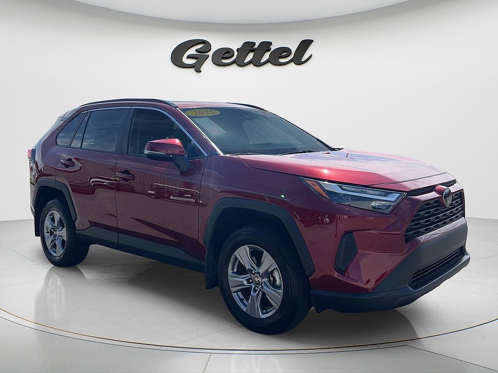 2025 Toyota RAV4 XLE