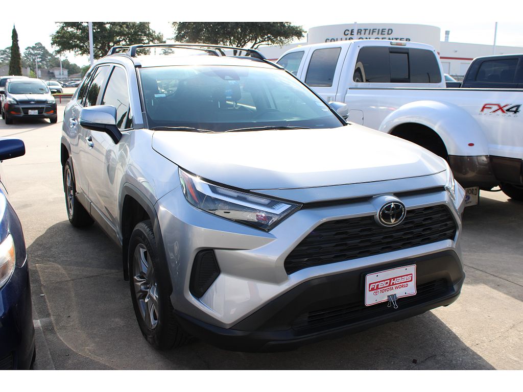 2023 Toyota RAV4 XLE