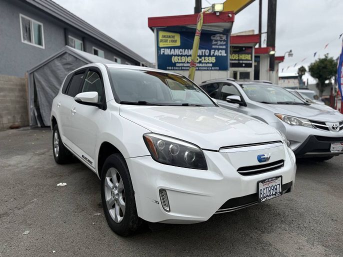 2012 Toyota RAV4 photo 1