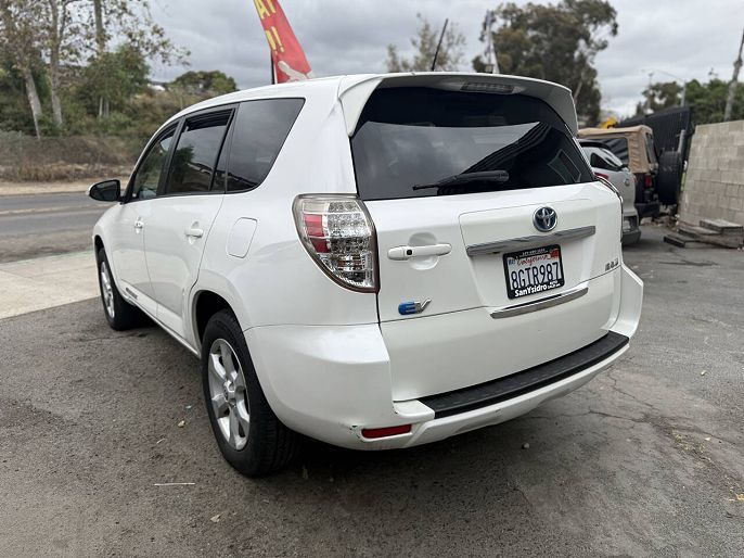 2012 Toyota RAV4 photo 3
