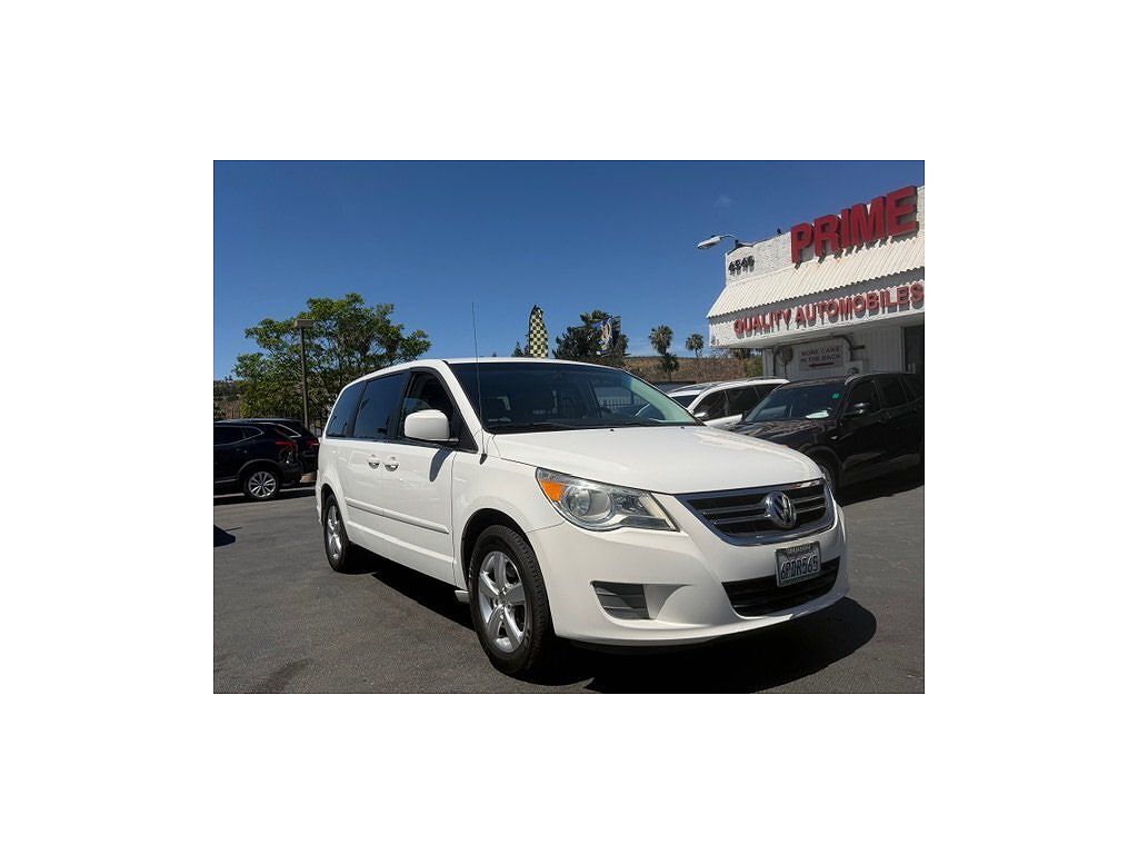 2010 Volkswagen Routan SE