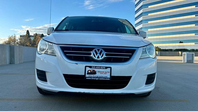 2010 Volkswagen Routan SE