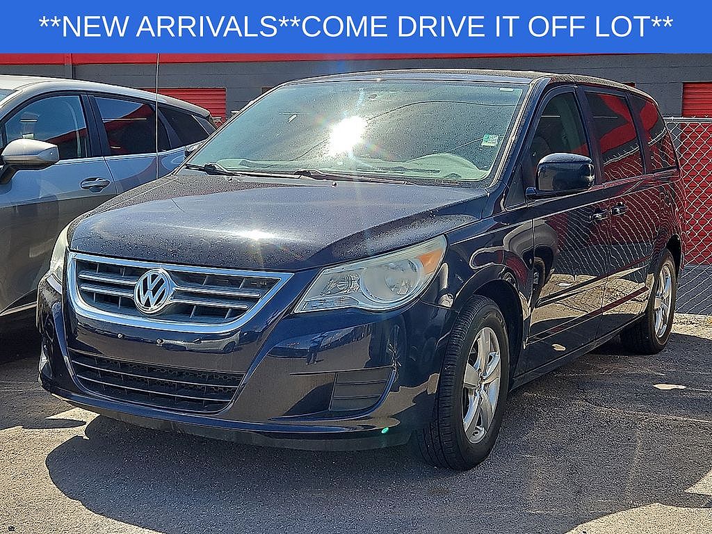 2010 Volkswagen Routan SE
