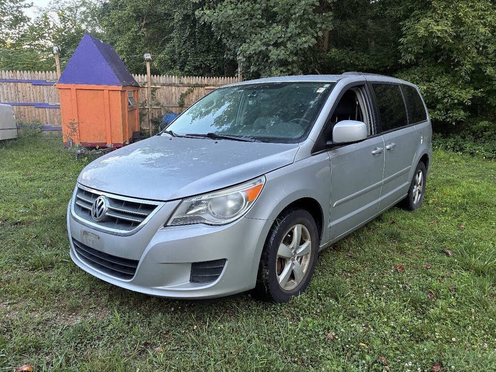 2011 Volkswagen Routan SE