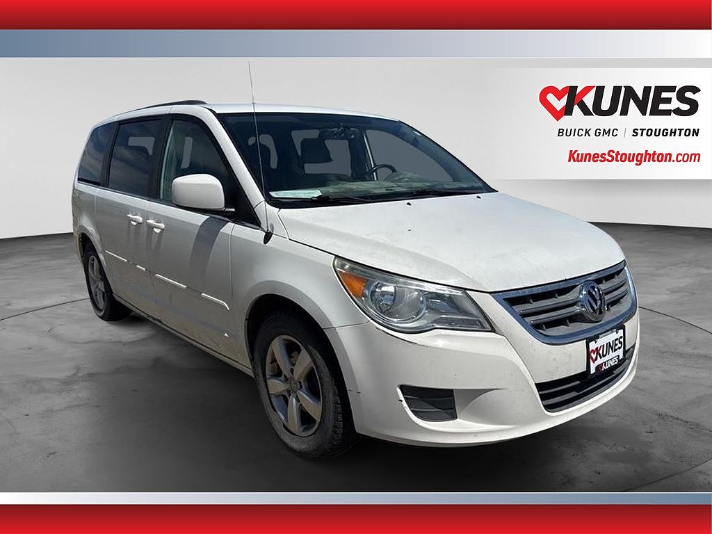 2011 Volkswagen Routan SE