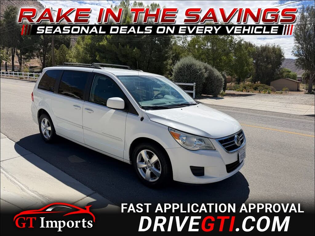 2011 Volkswagen Routan SE