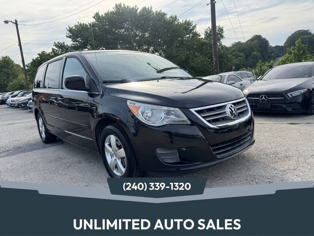 2011 Volkswagen Routan SE