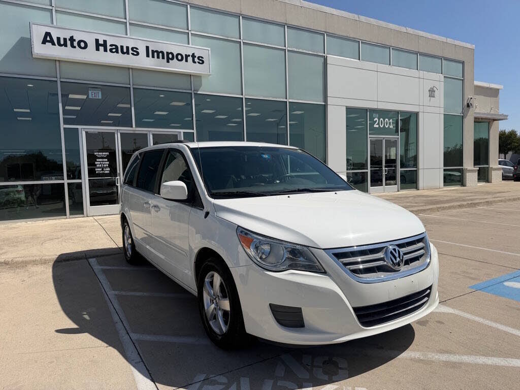 2011 Volkswagen Routan SE