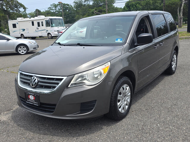 2010 Volkswagen Routan S