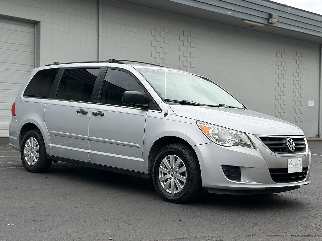 2009 Volkswagen Routan SE