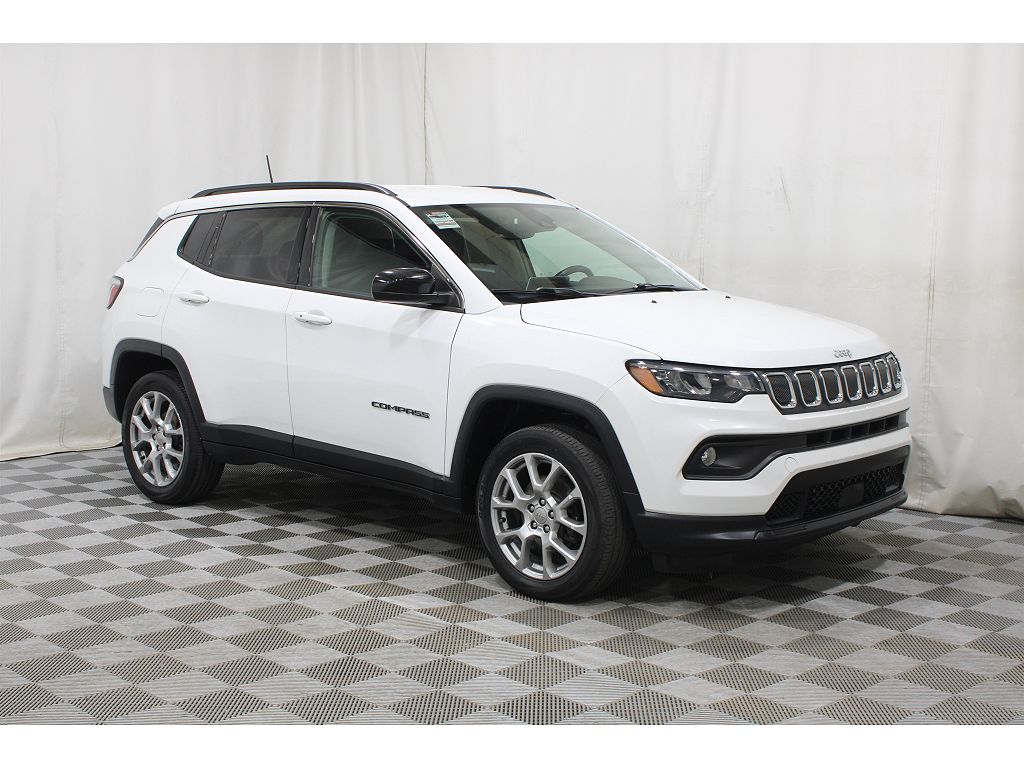 2022 Jeep Compass Latitude Lux