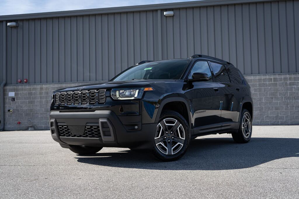 2026 Jeep Cherokee Laredo