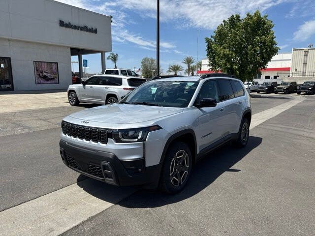 2026 Jeep Cherokee Laredo