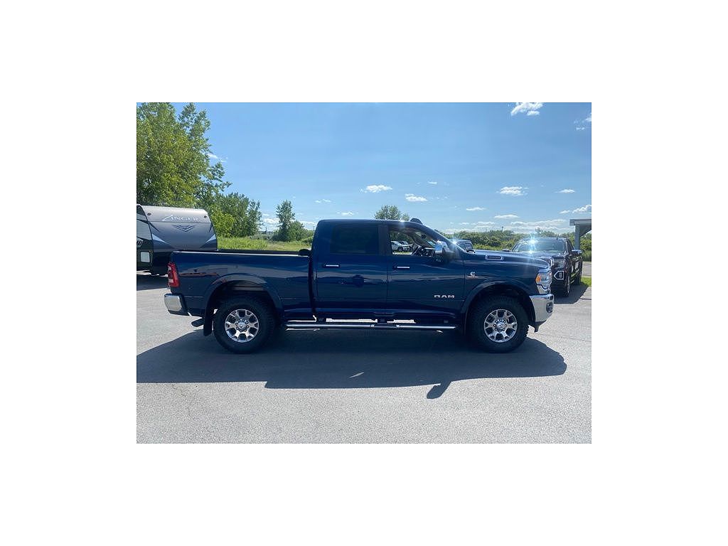 2022 RAM 3500 Laramie Crew Cab 4x4 6'4" Box
