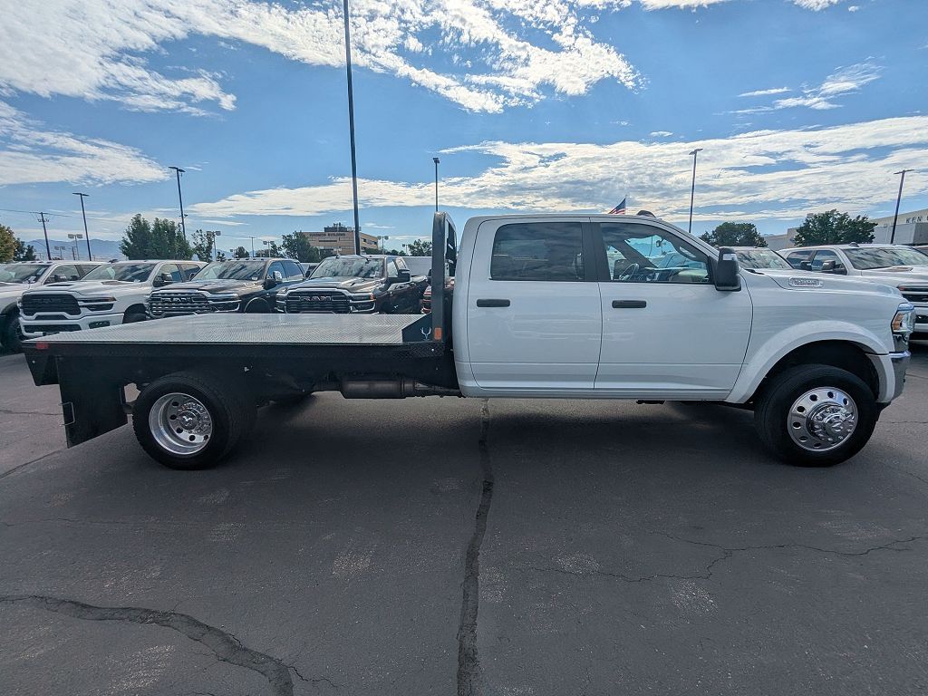 2024 Ram 5500 SLT