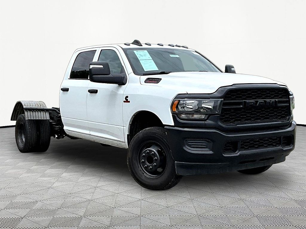 2024 Ram 3500 Chassis Cab Tradesman 2WD Crew Cab 60 CA 172.4 WB