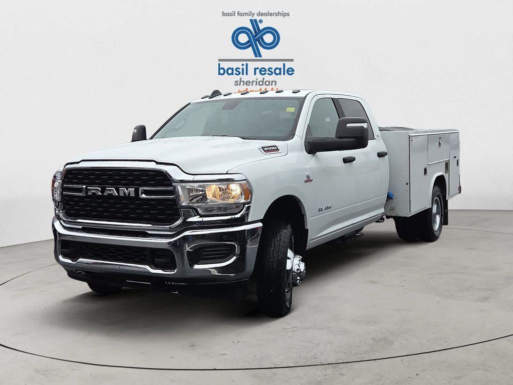 2024 Ram 3500 SLT