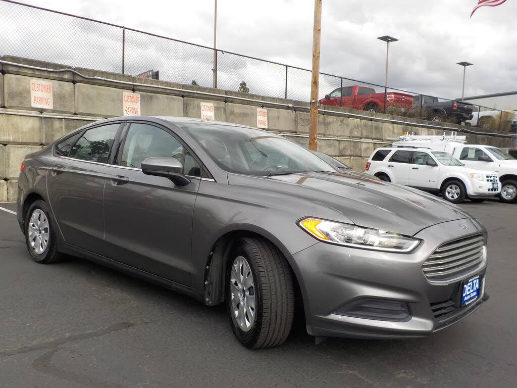2013 Ford Fusion S