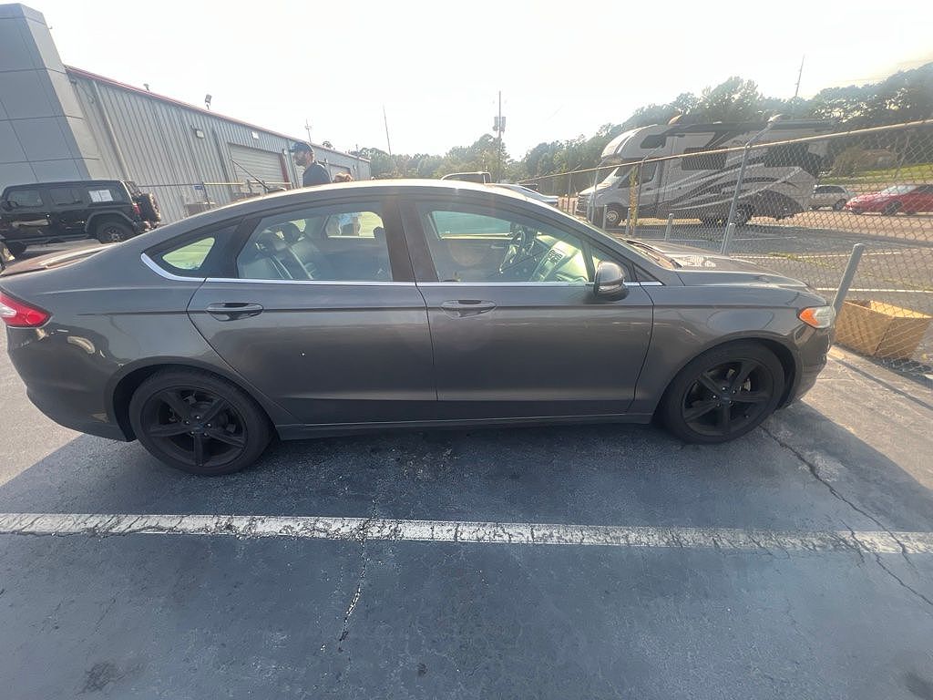2016 Ford Fusion SE