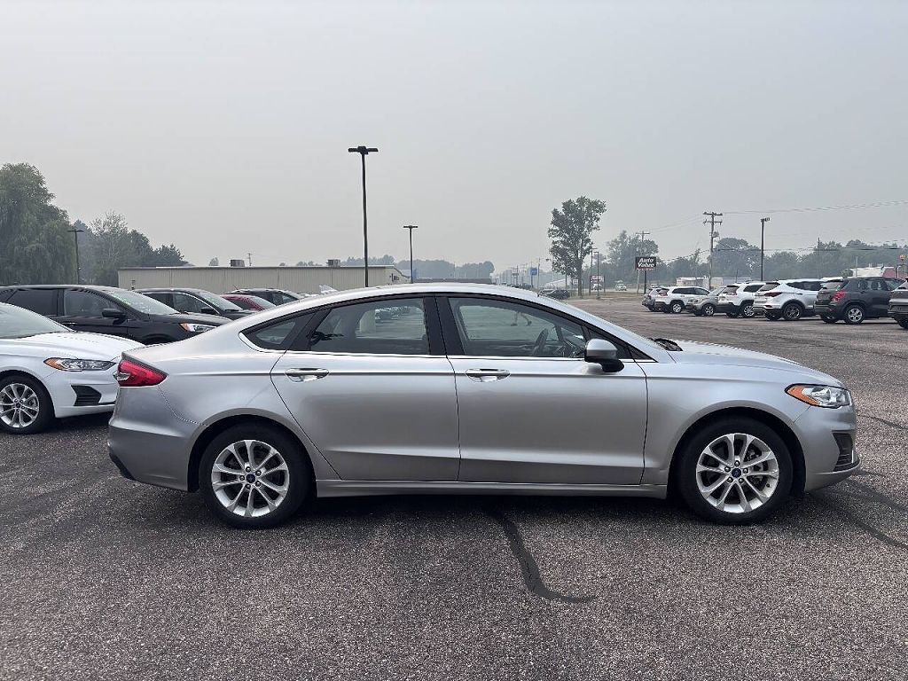 2020 Ford Fusion SE