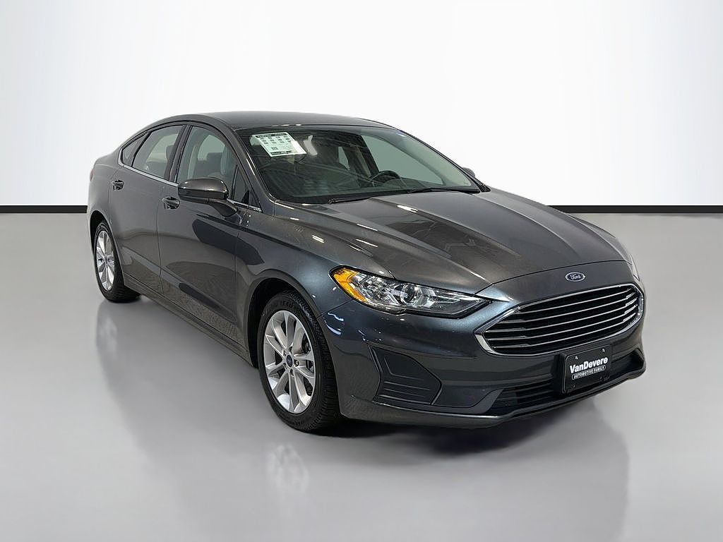 2020 Ford Fusion SE