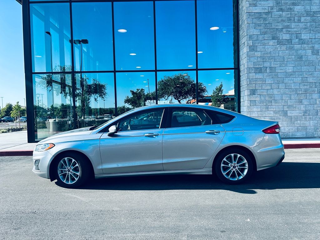 2020 Ford Fusion SE