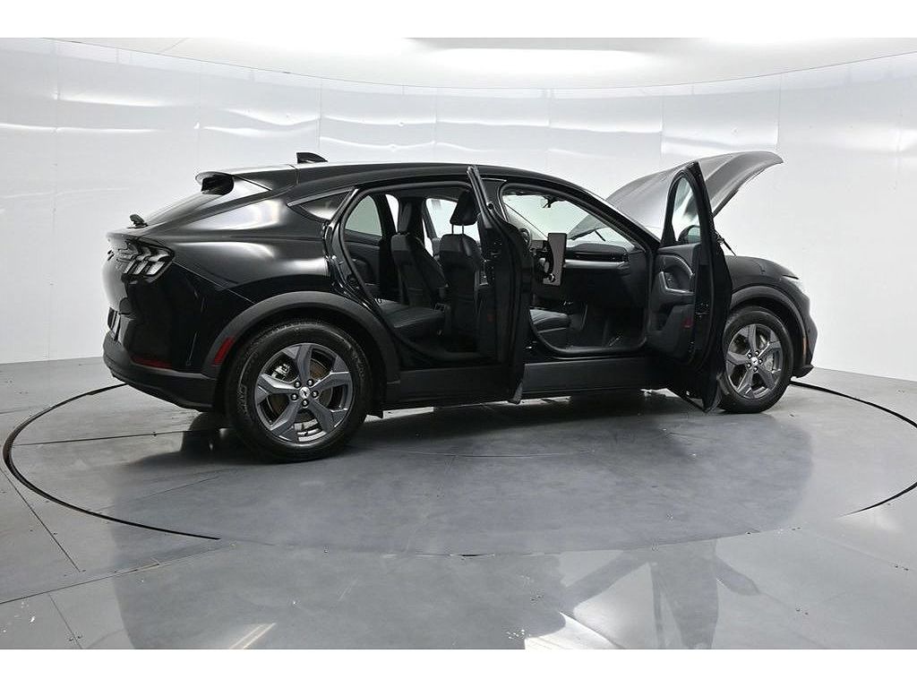 2023 Ford Mustang Mach-E photo 1
