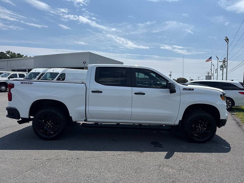 2024 Chevrolet Silverado 1500 4WD Crew Cab Short Bed Custom Trail Boss