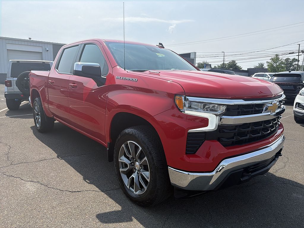 2024 Chevrolet Silverado 1500 2.7T 4WD LT Crew Cab w/ Convenience & Trailering Pkg